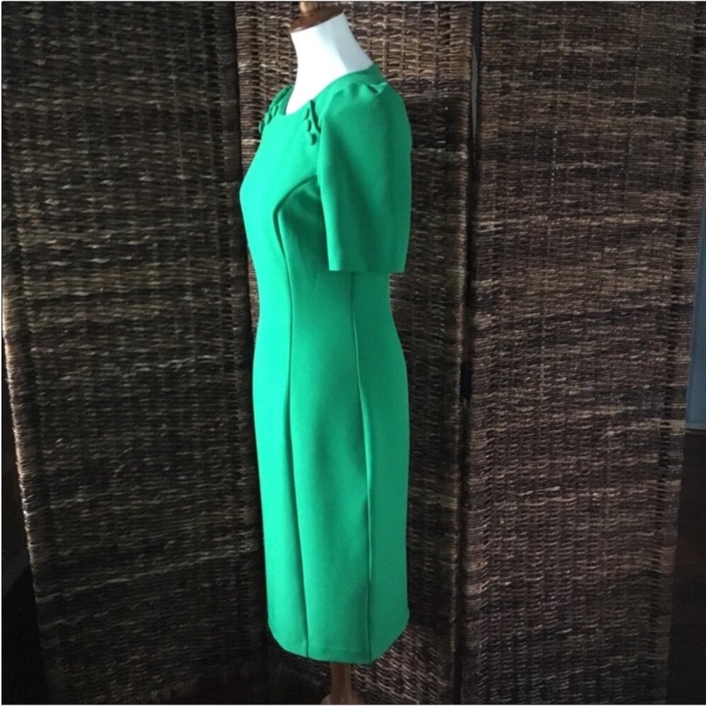 BADGLEY MISCHKA NWT GREEN SHORT SKEEVE DRESS BACK ZIP SHOULDER BUTTONS DETAIL - Picture 3 of 12